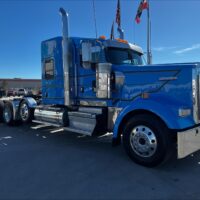 2020 Kenworth W900L Mid-Roof