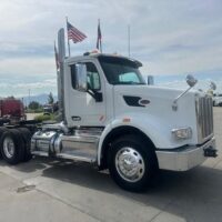 2020 Peterbilt 567 Day Cab