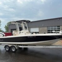 2017 Robalo 246 Cayman